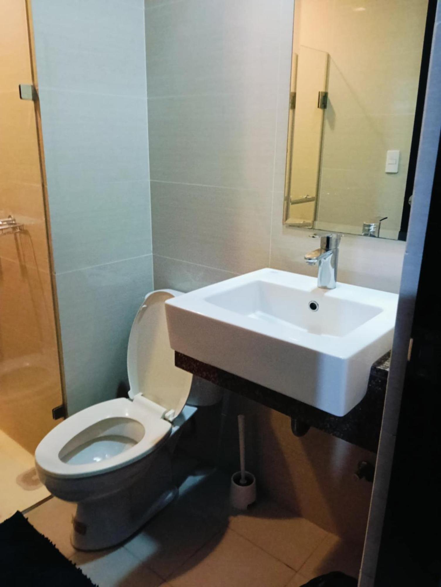 81 Newport Boulevard Cluster 4 - 8F Across Naia Airport, Terminal 3 Pasay Zewnętrze zdjęcie